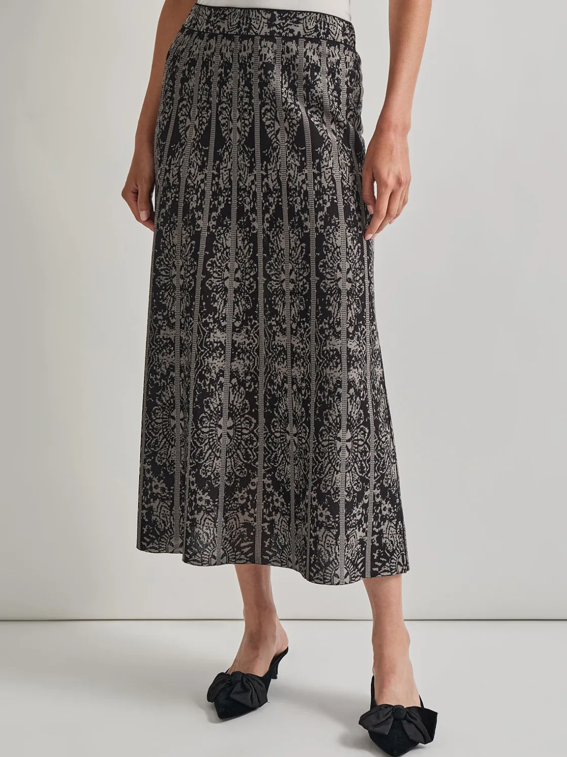 Misook A-Line Two-Tone Jacquard Knit Maxi Skirt* Skirts