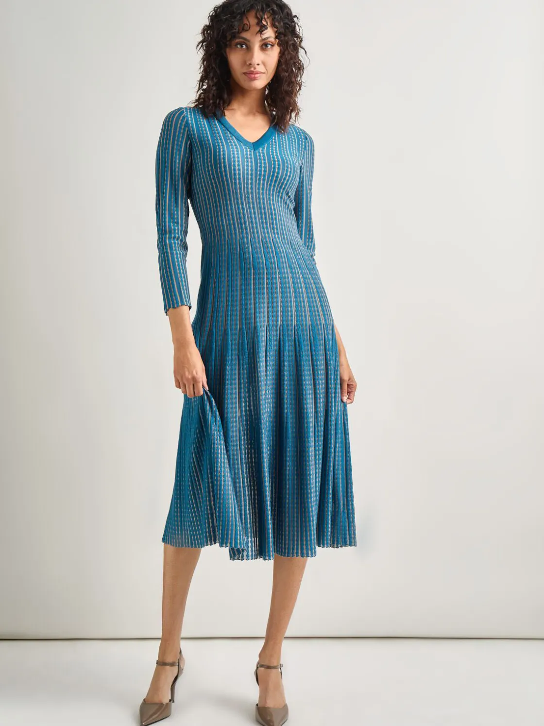 Misook Fit-and-Flare Linear Textured Knit Midi Dress* Dresses