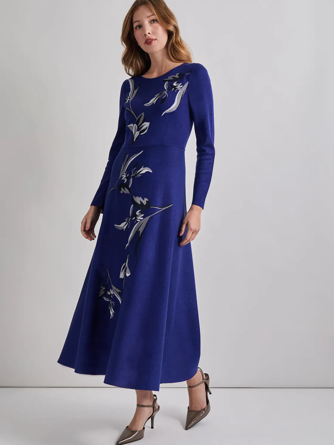 Misook Modern Fit-and-Flare Embroidered Floral Knit Maxi Dress* Dresses