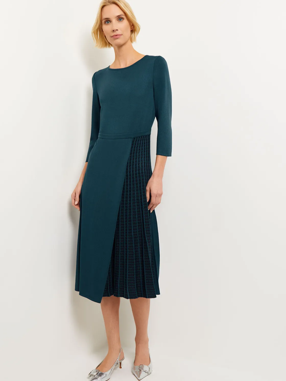 Misook Pleated Contrast Panel Soft Knit Dress* Dresses