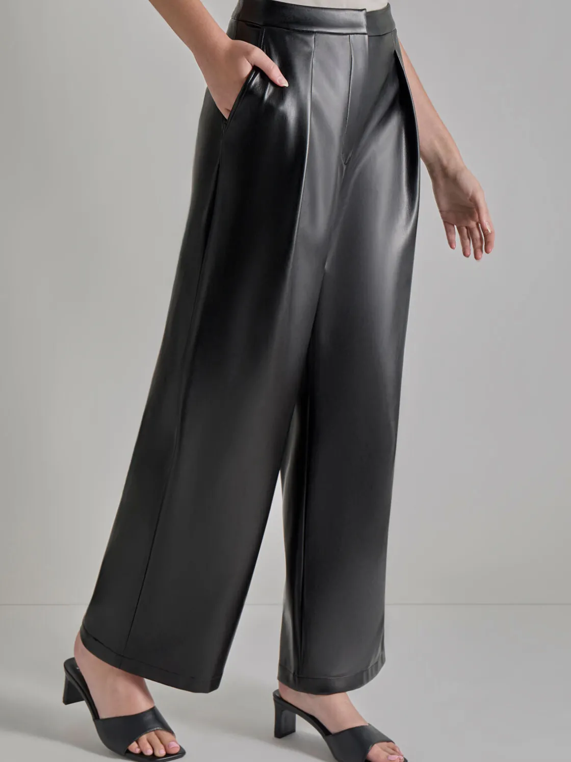 Misook Pleated Straight Leg Vegan Leather Pants* Pants & Shorts