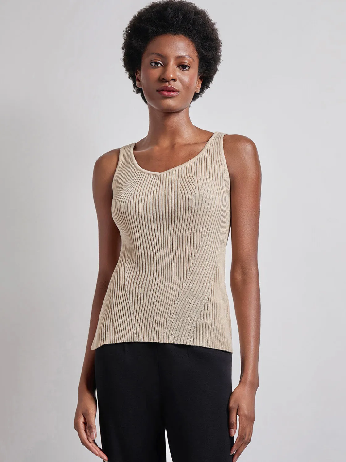 Misook Shaped Ribbed Knit V-Neck Tank* Tops & Tees | Tanks