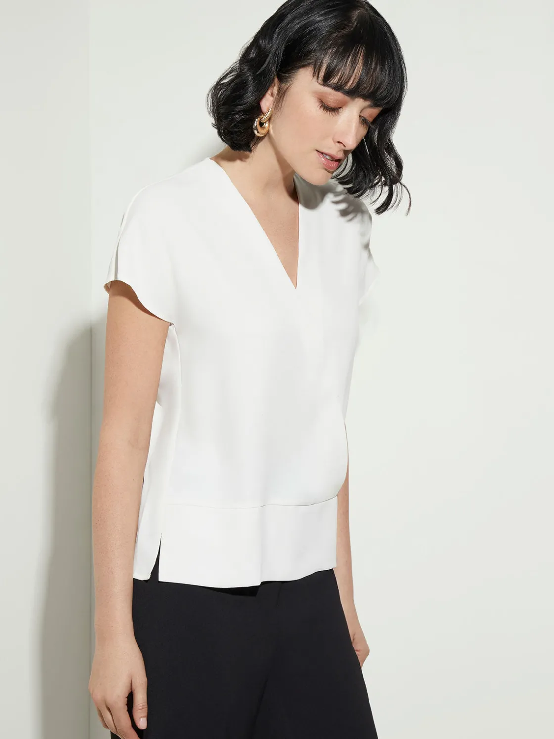 Misook Short Sleeve V-Neck Crepe de Chine Blouse* Blouses & Shirts | Tops & Tees