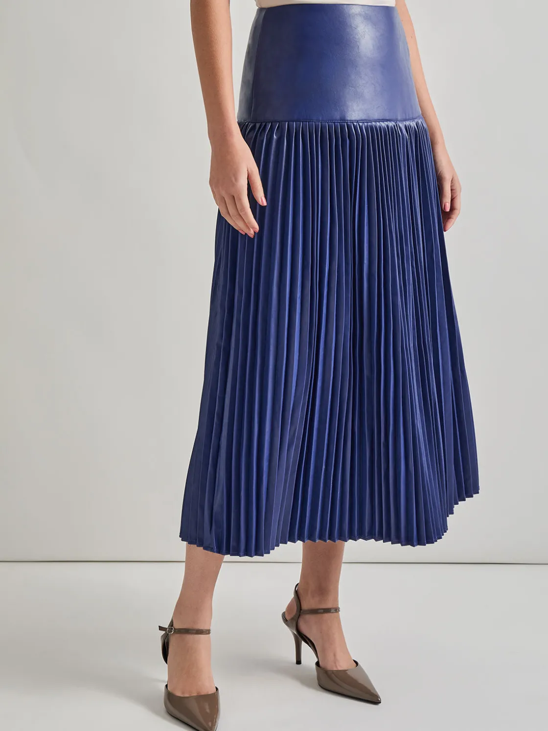 Misook Vegan Leather Accordian Maxi Skirt* Skirts