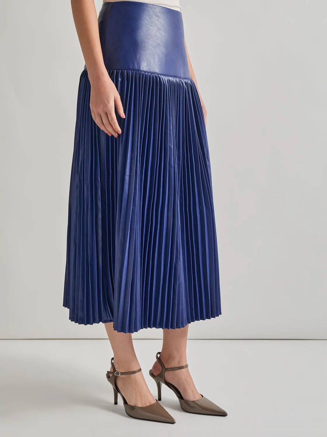 Misook Vegan Leather Accordian Maxi Skirt* Skirts