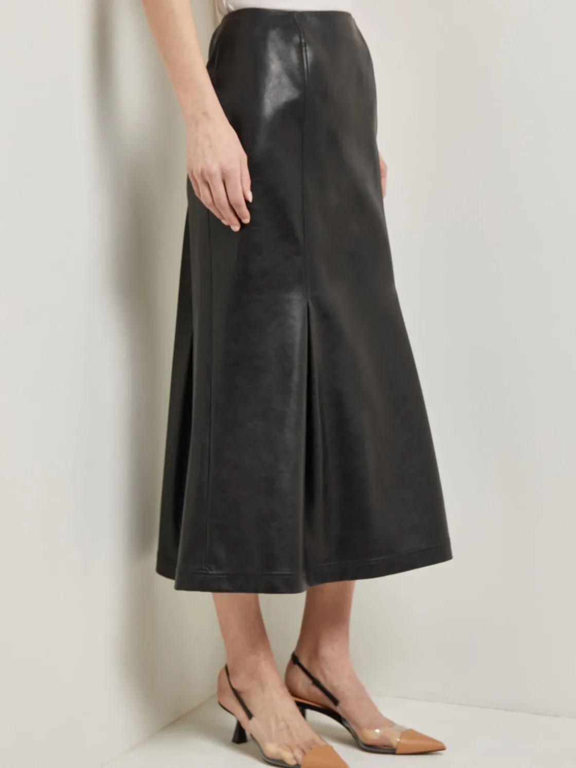 Misook Vegan Leather Front Pleat Trumpet Skirt* Skirts